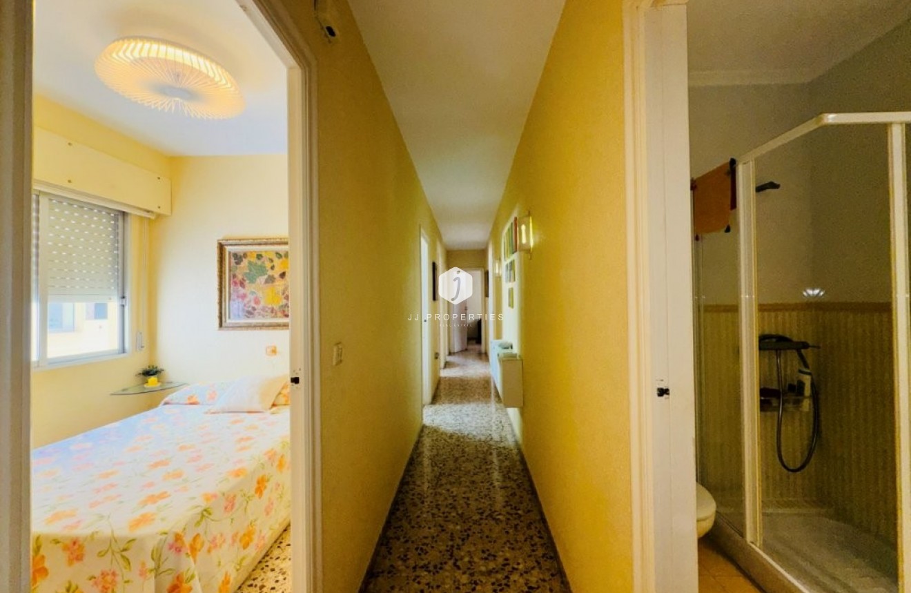 Resale - Apartment / flat -
La Mata - Costa Blanca