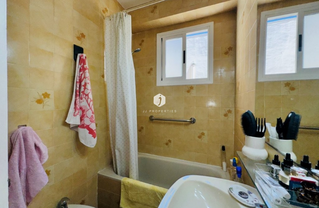 Resale - Apartment / flat -
La Mata - Costa Blanca