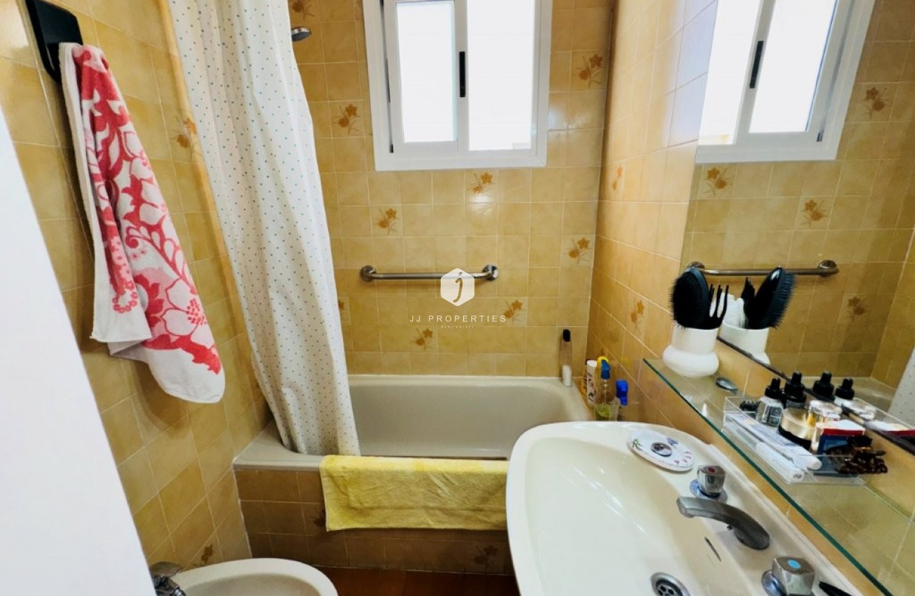 Resale - Apartment / flat -
La Mata - Costa Blanca