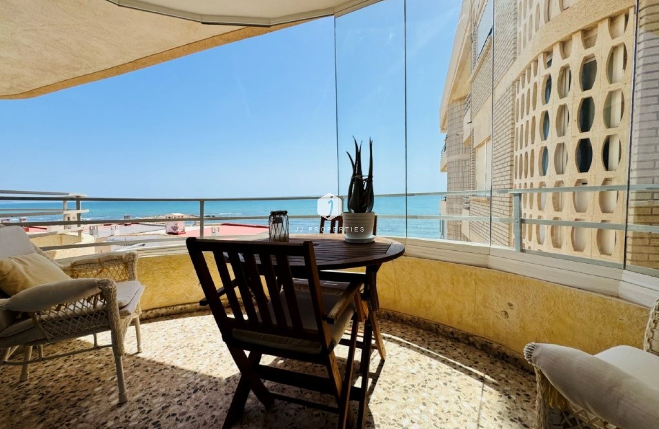 Resale - Apartment / flat -
La Mata - Costa Blanca