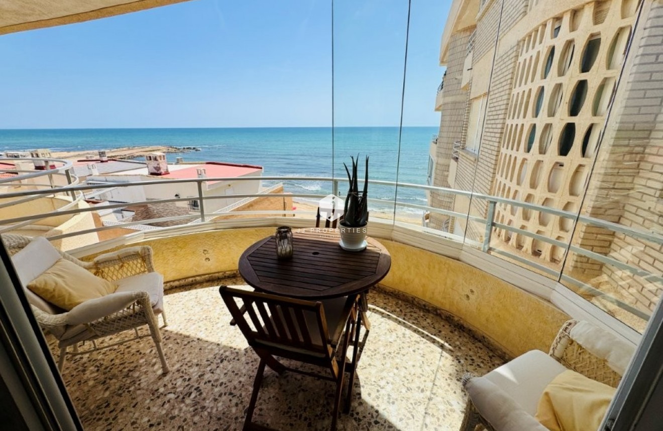 Resale - Apartment / flat -
La Mata - Costa Blanca