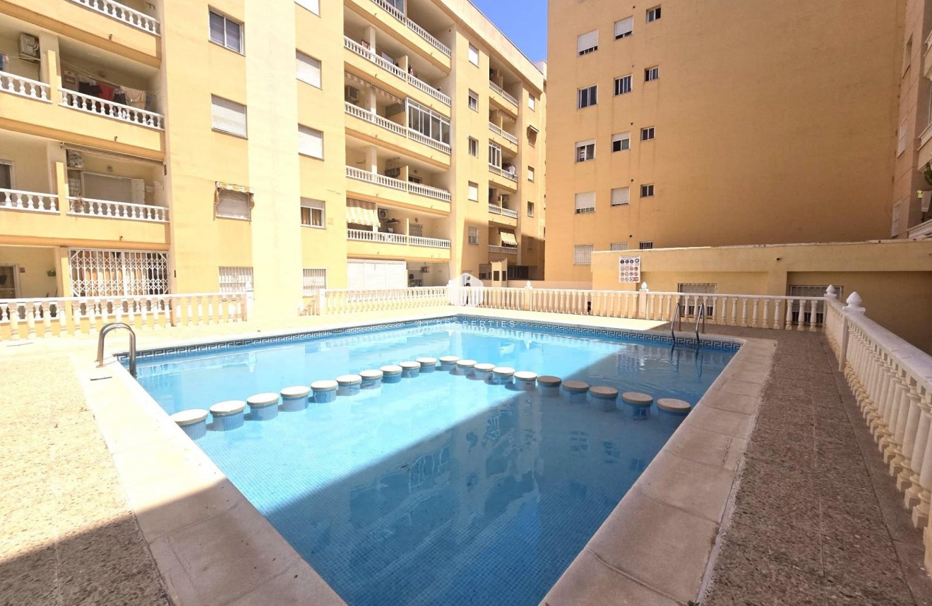 Aus zweiter Hand - Wohnung -
Torrevieja - Parque las naciones