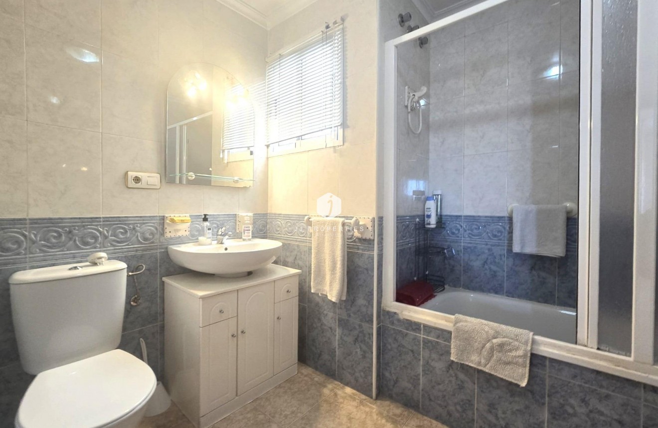 Aus zweiter Hand - Wohnung -
Torrevieja - Parque las naciones