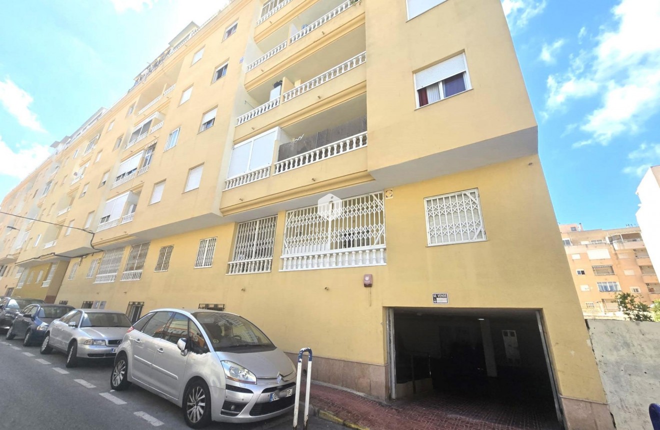 Aus zweiter Hand - Wohnung -
Torrevieja - Parque las naciones