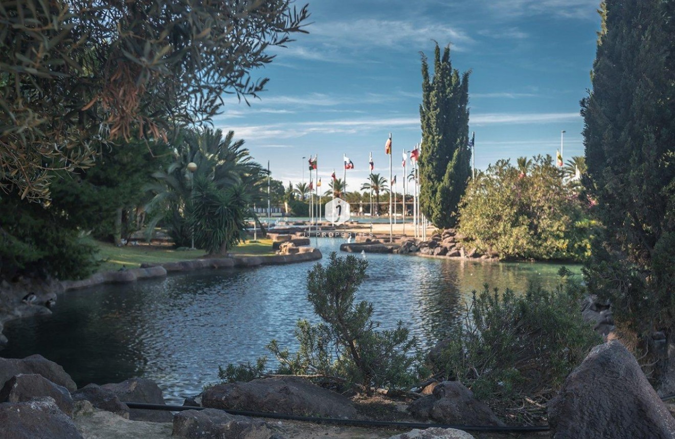 Aus zweiter Hand - Wohnung -
Torrevieja - Parque las naciones