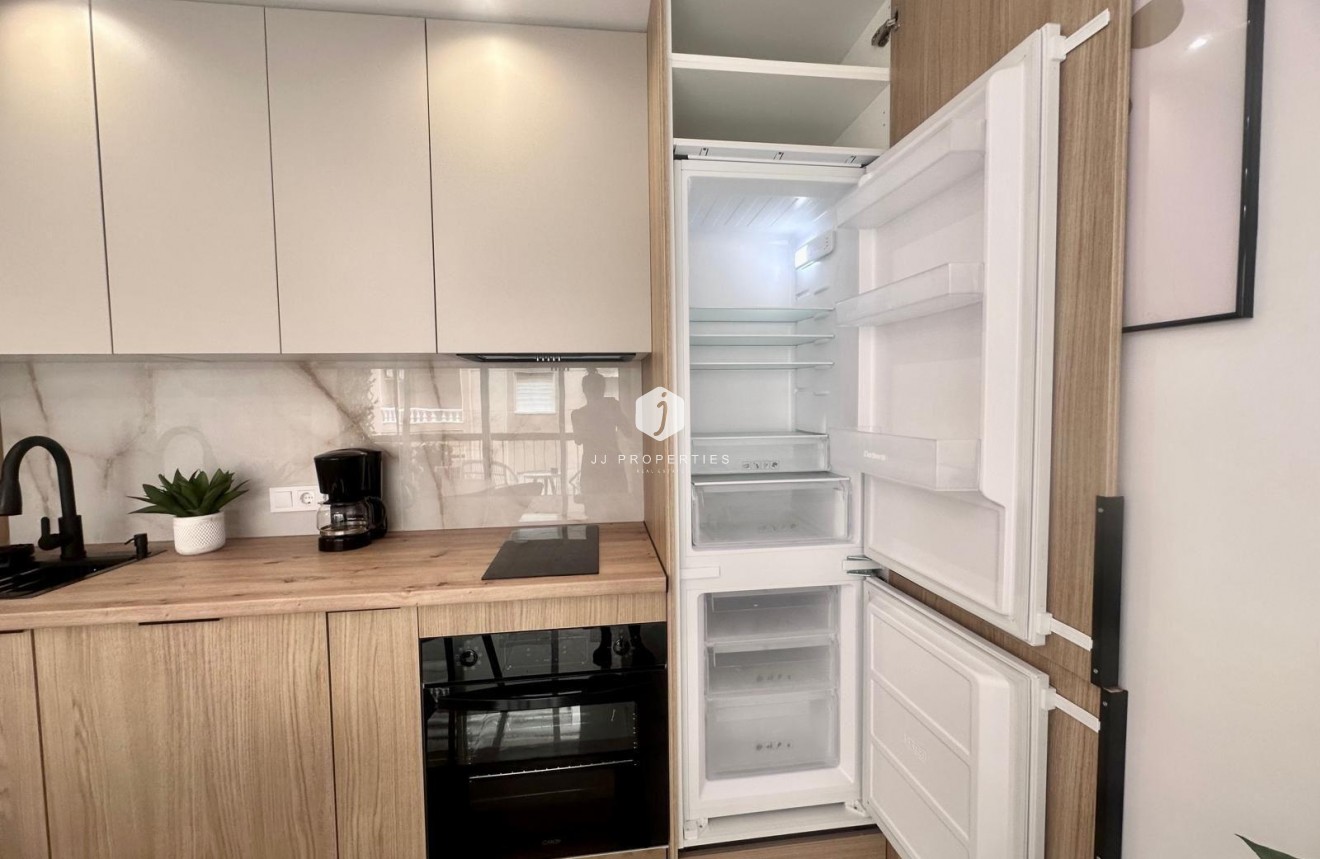 Tweedehands - Appartement / flat -
Torrevieja - Estacion de autobuses