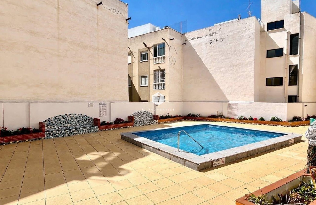 Tweedehands - Appartement / flat -
Torrevieja - Estacion de autobuses