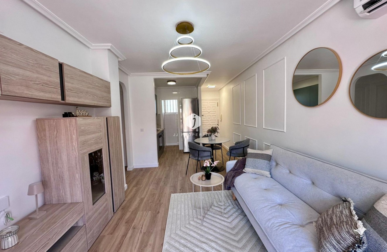 Tweedehands - Appartement / flat -
Torrevieja - Habaneras