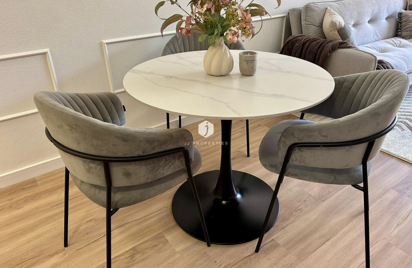 D'occasion - Appartement -
Torrevieja - Habaneras