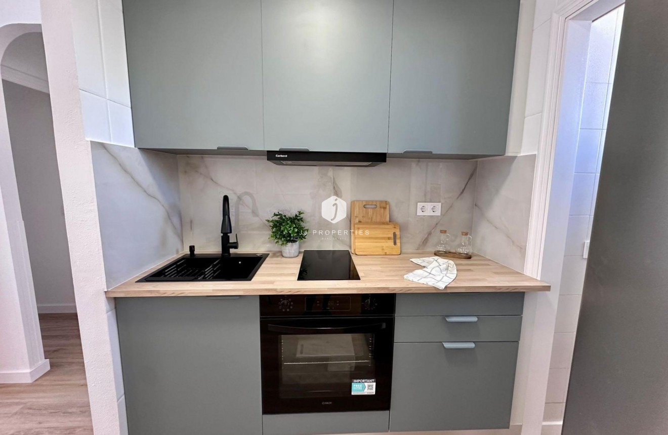 D'occasion - Appartement -
Torrevieja - Habaneras