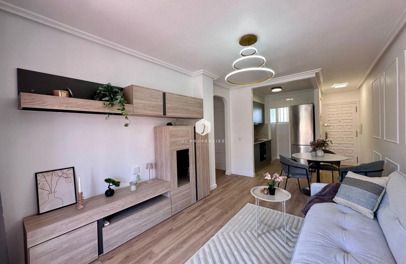 D'occasion - Appartement -
Torrevieja - Habaneras