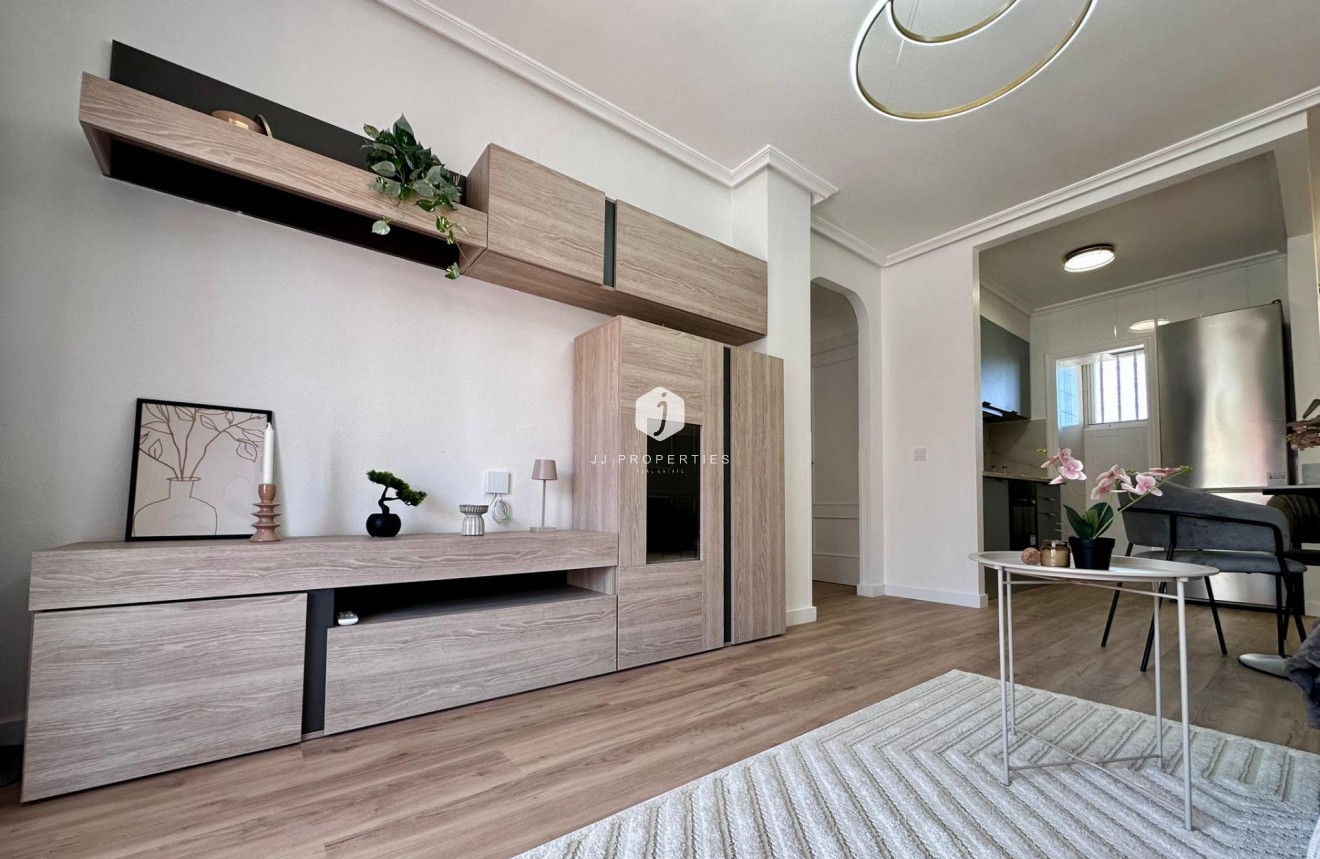 D'occasion - Appartement -
Torrevieja - Habaneras