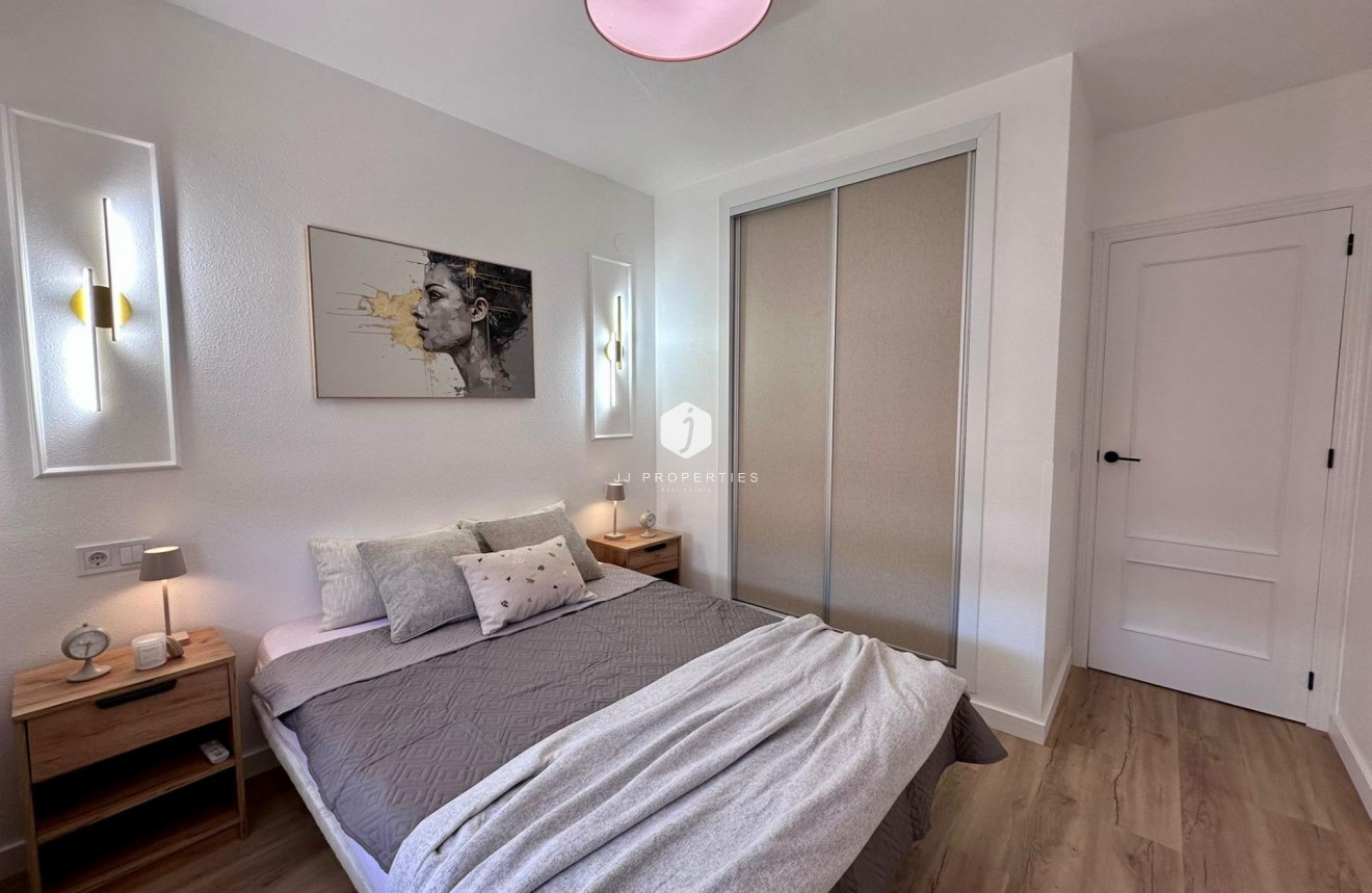 D'occasion - Appartement -
Torrevieja - Habaneras