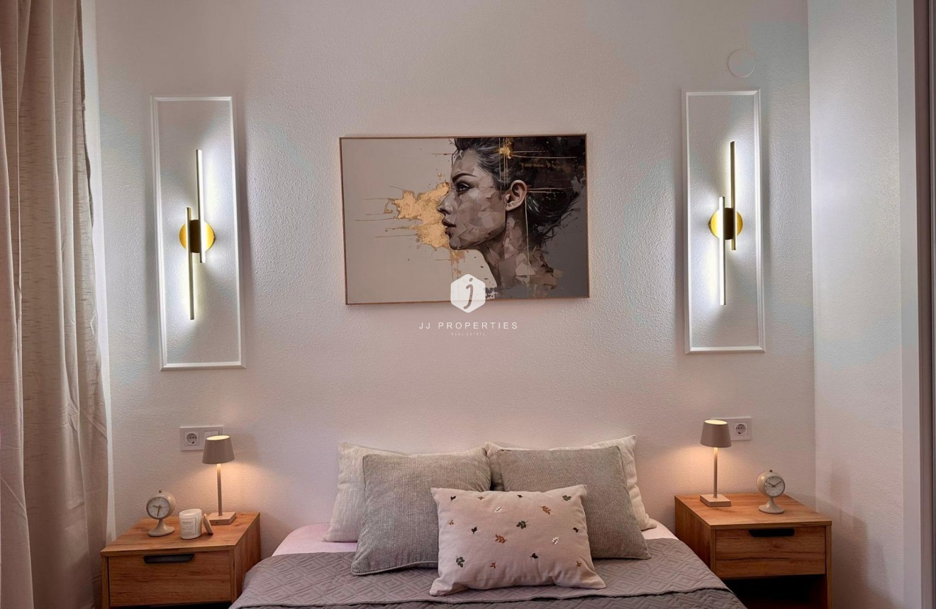 D'occasion - Appartement -
Torrevieja - Habaneras