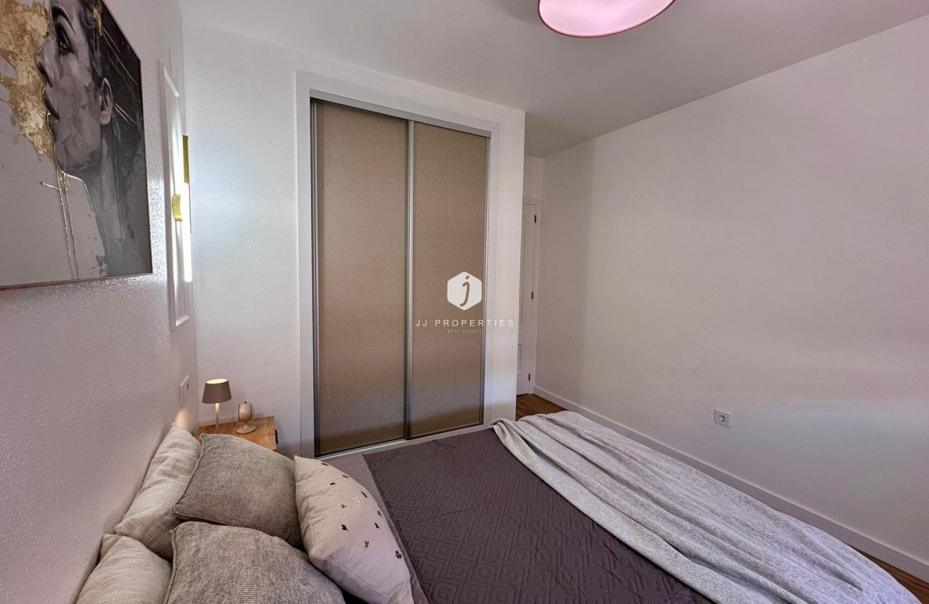 D'occasion - Appartement -
Torrevieja - Habaneras
