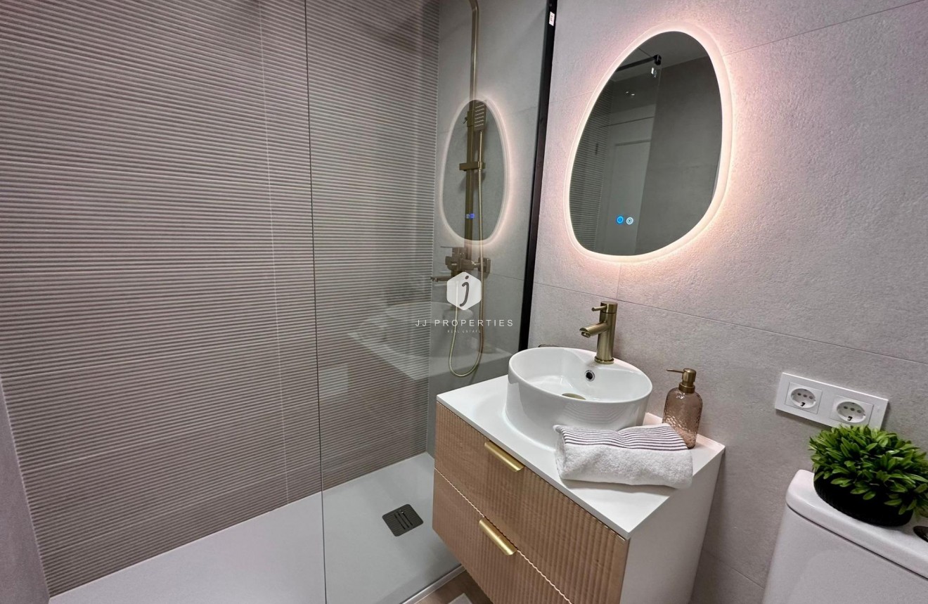 D'occasion - Appartement -
Torrevieja - Habaneras