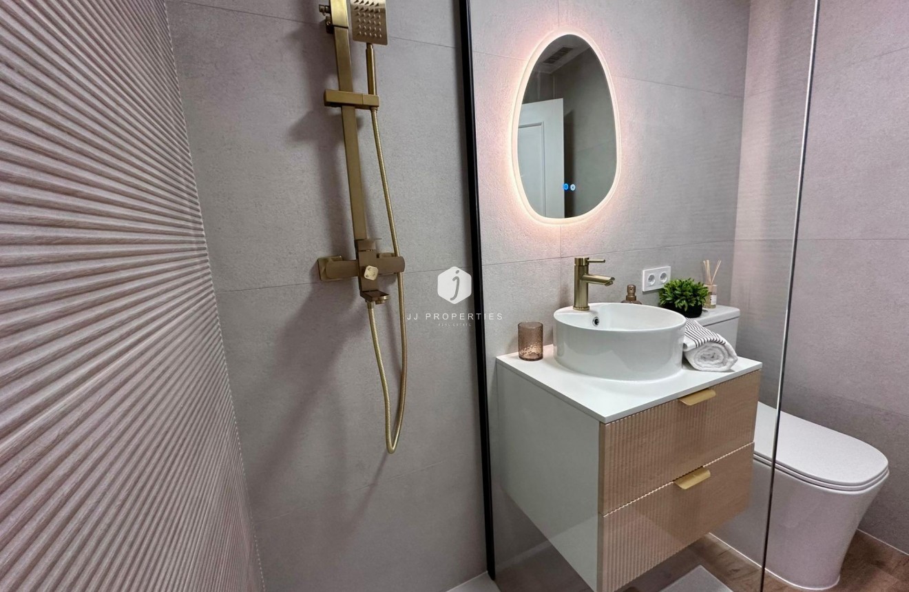 D'occasion - Appartement -
Torrevieja - Habaneras