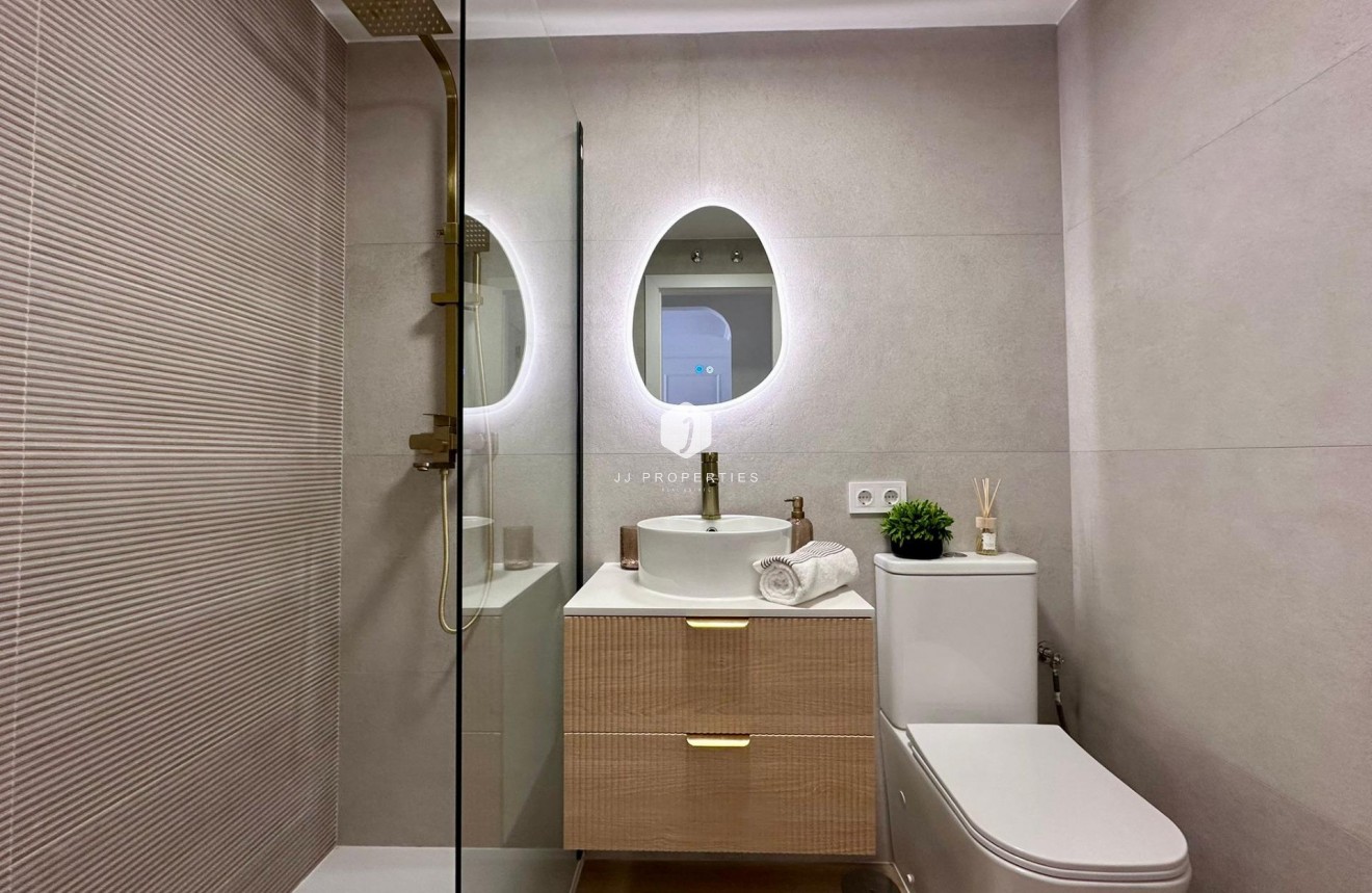 D'occasion - Appartement -
Torrevieja - Habaneras
