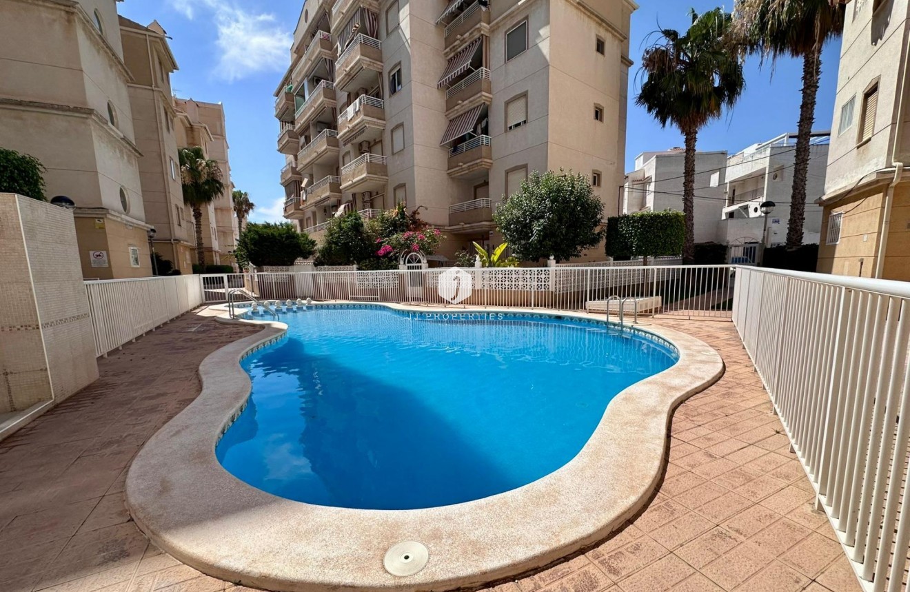 D'occasion - Appartement -
Torrevieja - Habaneras