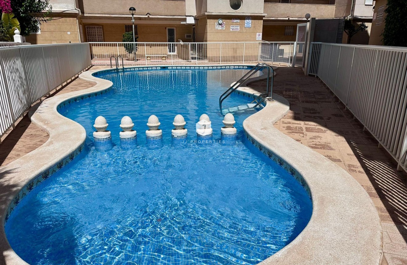 D'occasion - Appartement -
Torrevieja - Habaneras