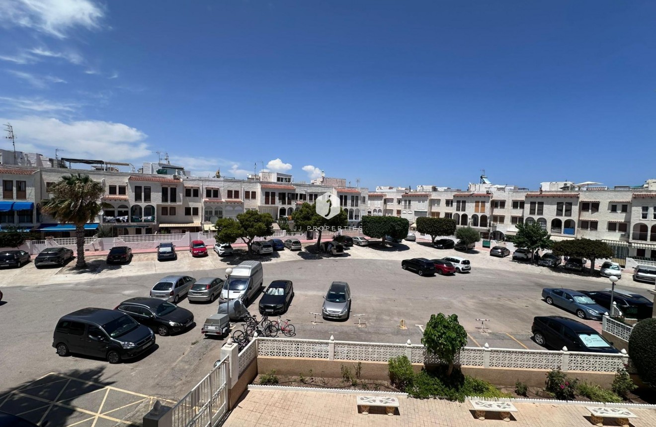 D'occasion - Appartement -
Torrevieja - Habaneras