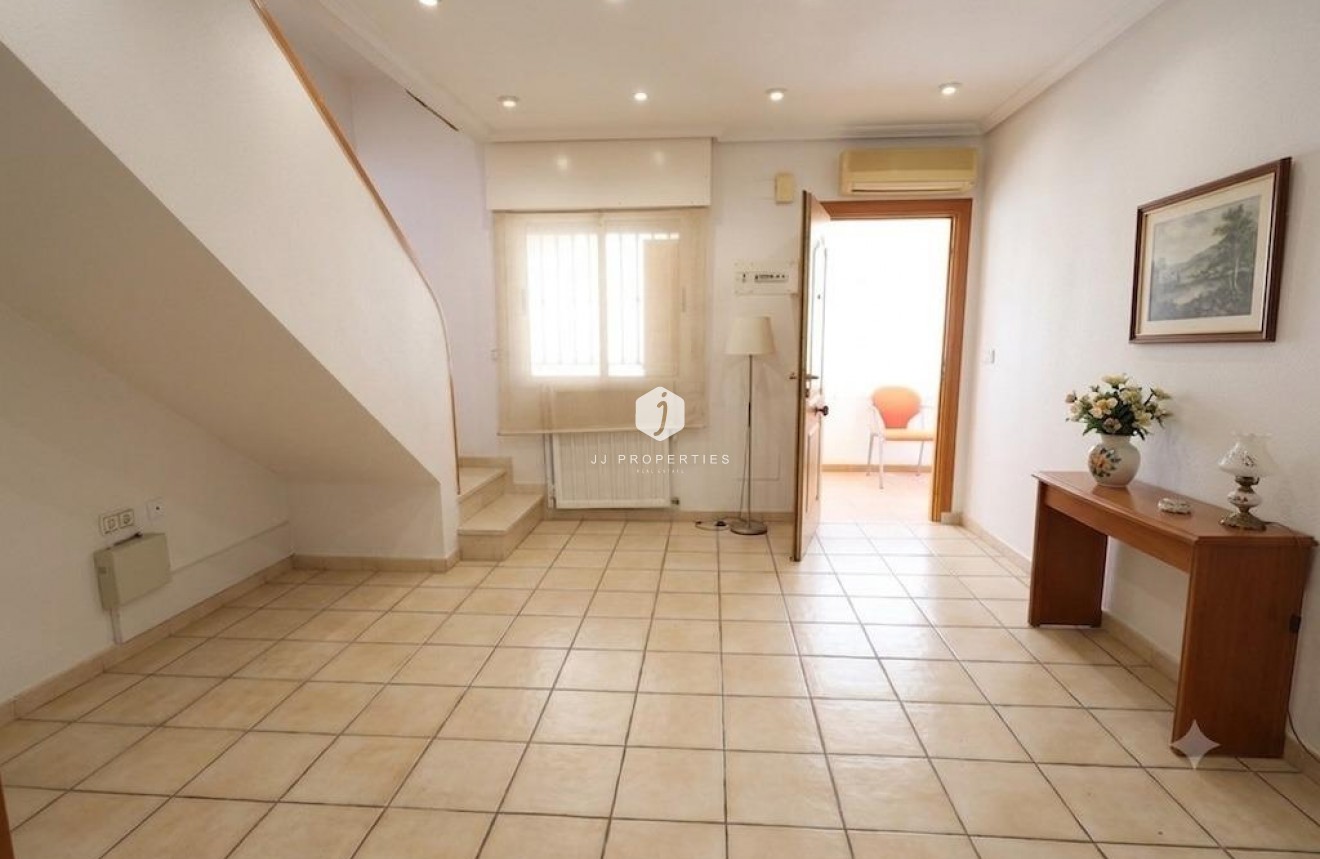 Resale - Chalet -
Torrevieja - Costa Blanca