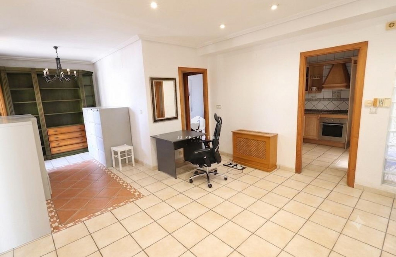 Resale - Chalet -
Torrevieja - Costa Blanca