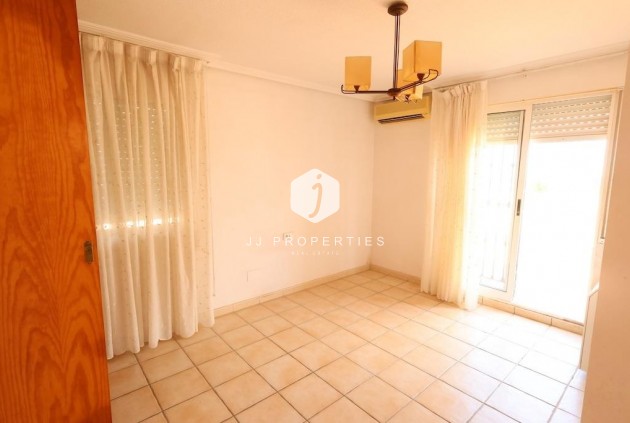 Resale - Chalet -
Torrevieja - Costa Blanca