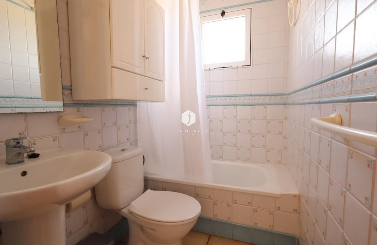 Resale - Chalet -
Torrevieja - Costa Blanca