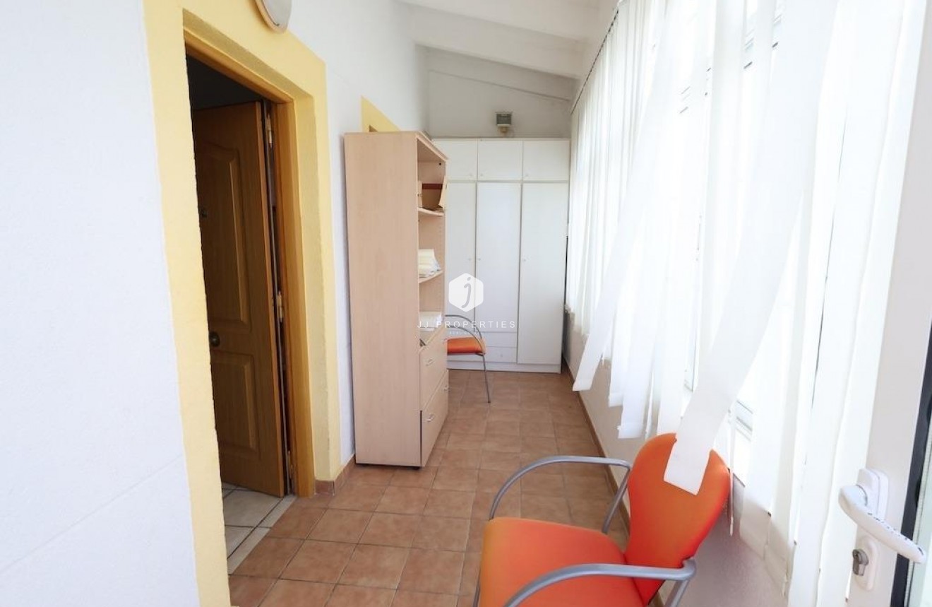 Resale - Chalet -
Torrevieja - Costa Blanca