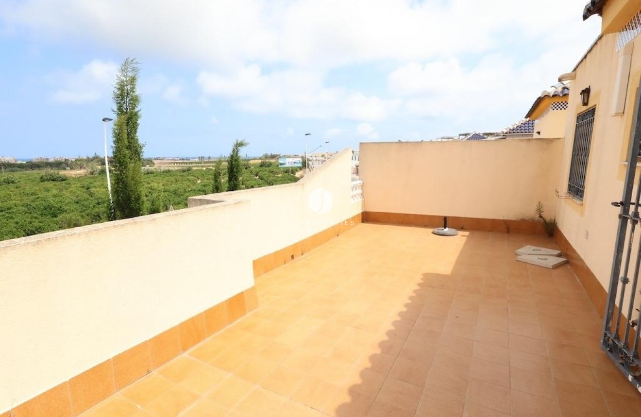 Resale - Chalet -
Torrevieja - Costa Blanca