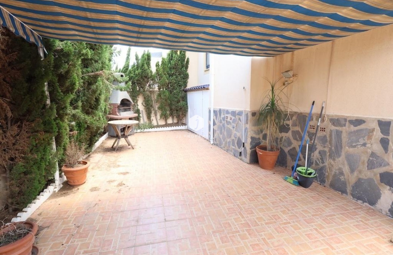 Resale - Chalet -
Torrevieja - Costa Blanca