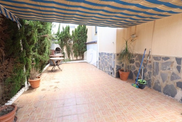 Resale - Chalet -
Torrevieja - Costa Blanca