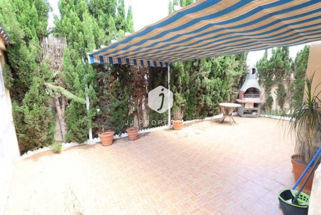 Resale - Chalet -
Torrevieja - Costa Blanca