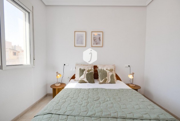 D'occasion - Attique -
Torrevieja - Centro