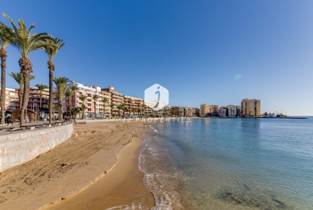 D'occasion - Attique -
Torrevieja - Centro