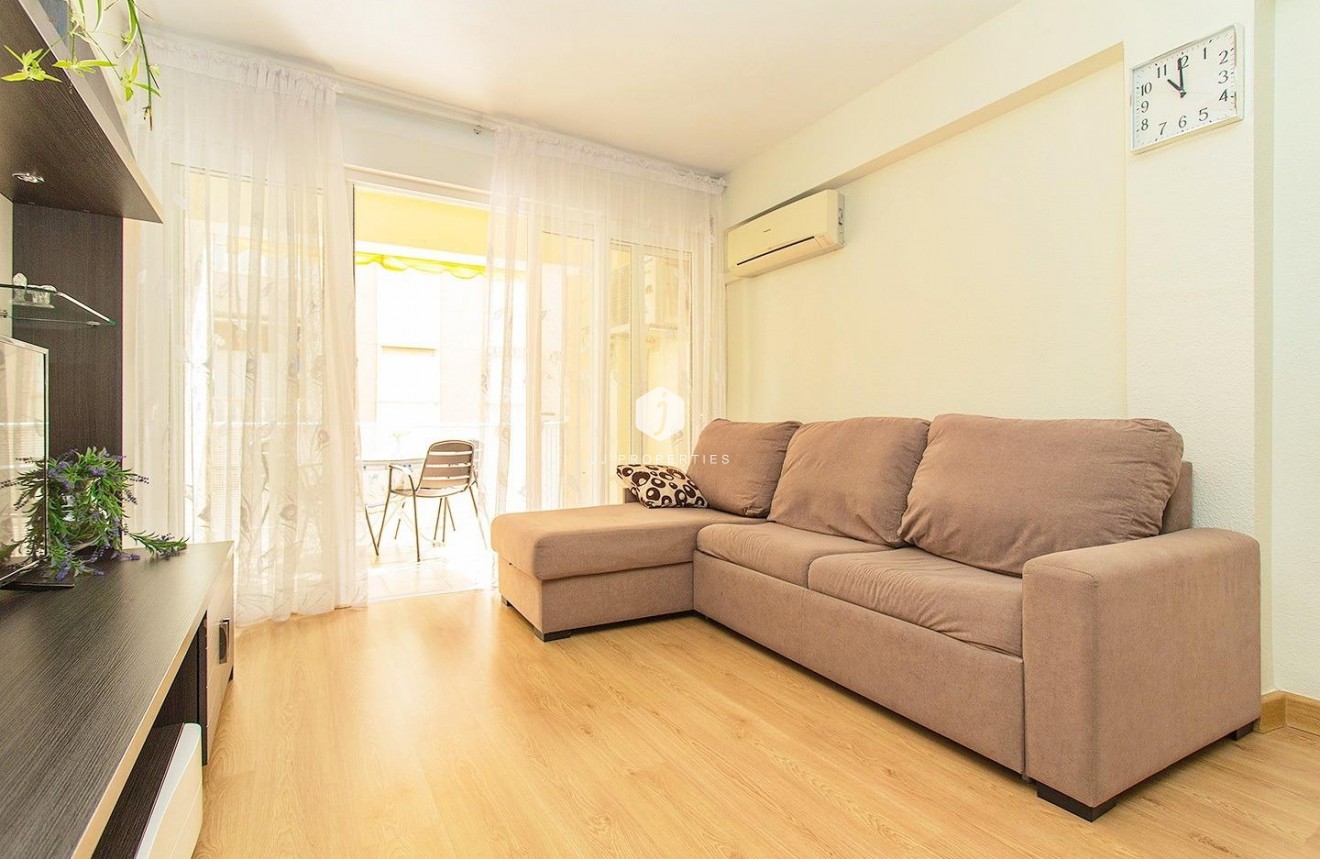 Tweedehands - Appartement / flat -
Torrevieja - Playa del Cura
