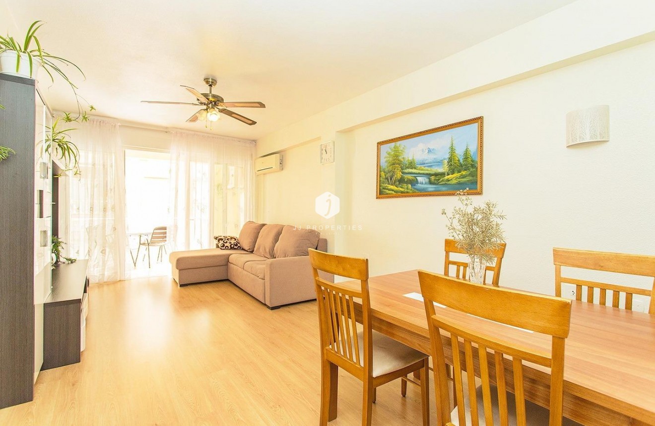 Tweedehands - Appartement / flat -
Torrevieja - Playa del Cura