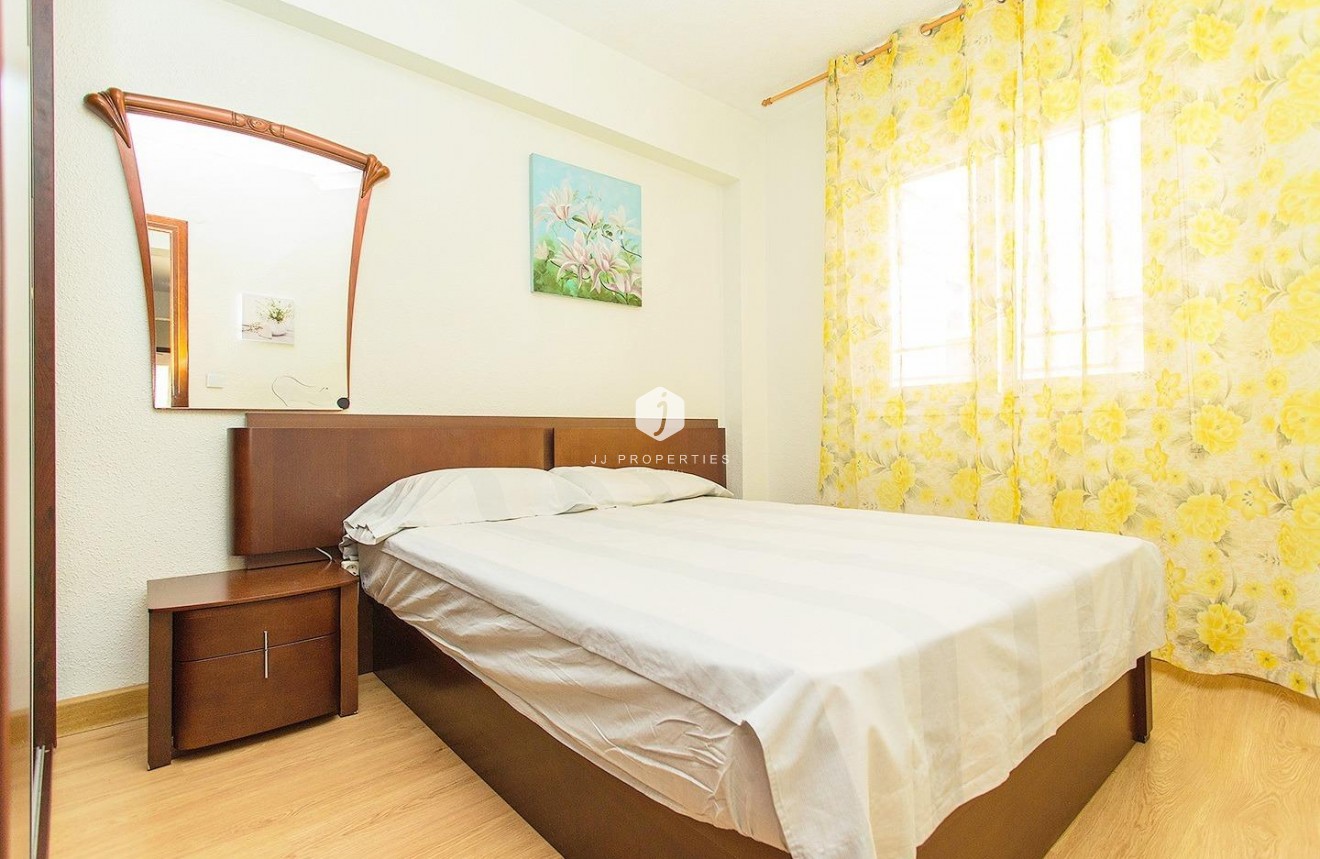 Tweedehands - Appartement / flat -
Torrevieja - Playa del Cura