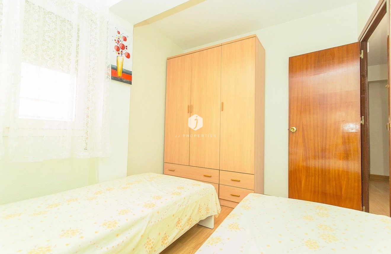 Tweedehands - Appartement / flat -
Torrevieja - Playa del Cura