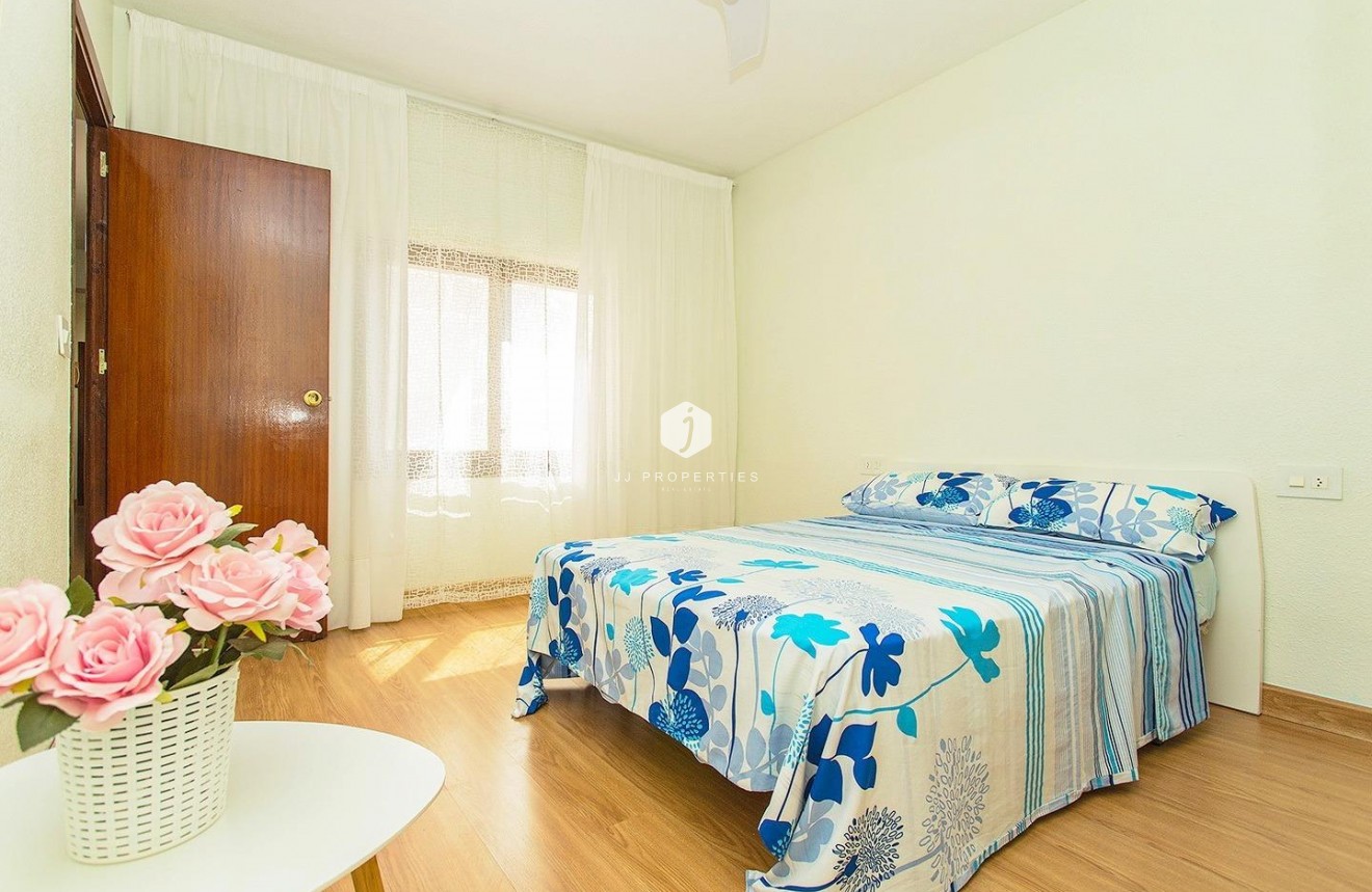 Tweedehands - Appartement / flat -
Torrevieja - Playa del Cura