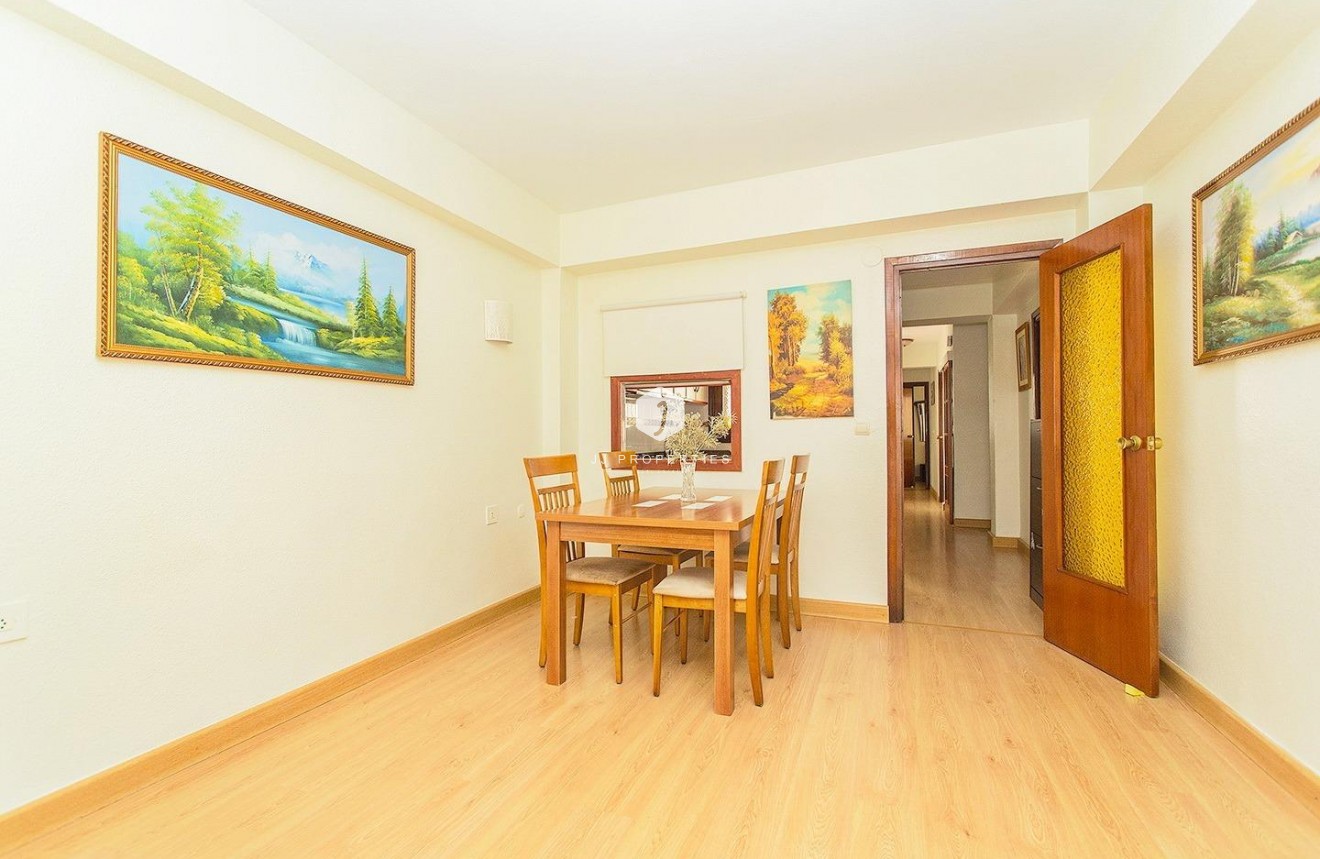 Tweedehands - Appartement / flat -
Torrevieja - Playa del Cura