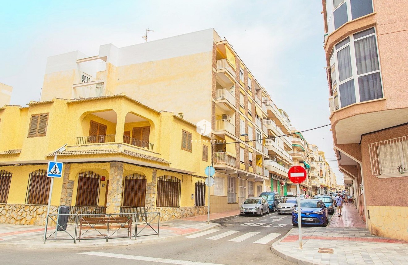 Tweedehands - Appartement / flat -
Torrevieja - Playa del Cura