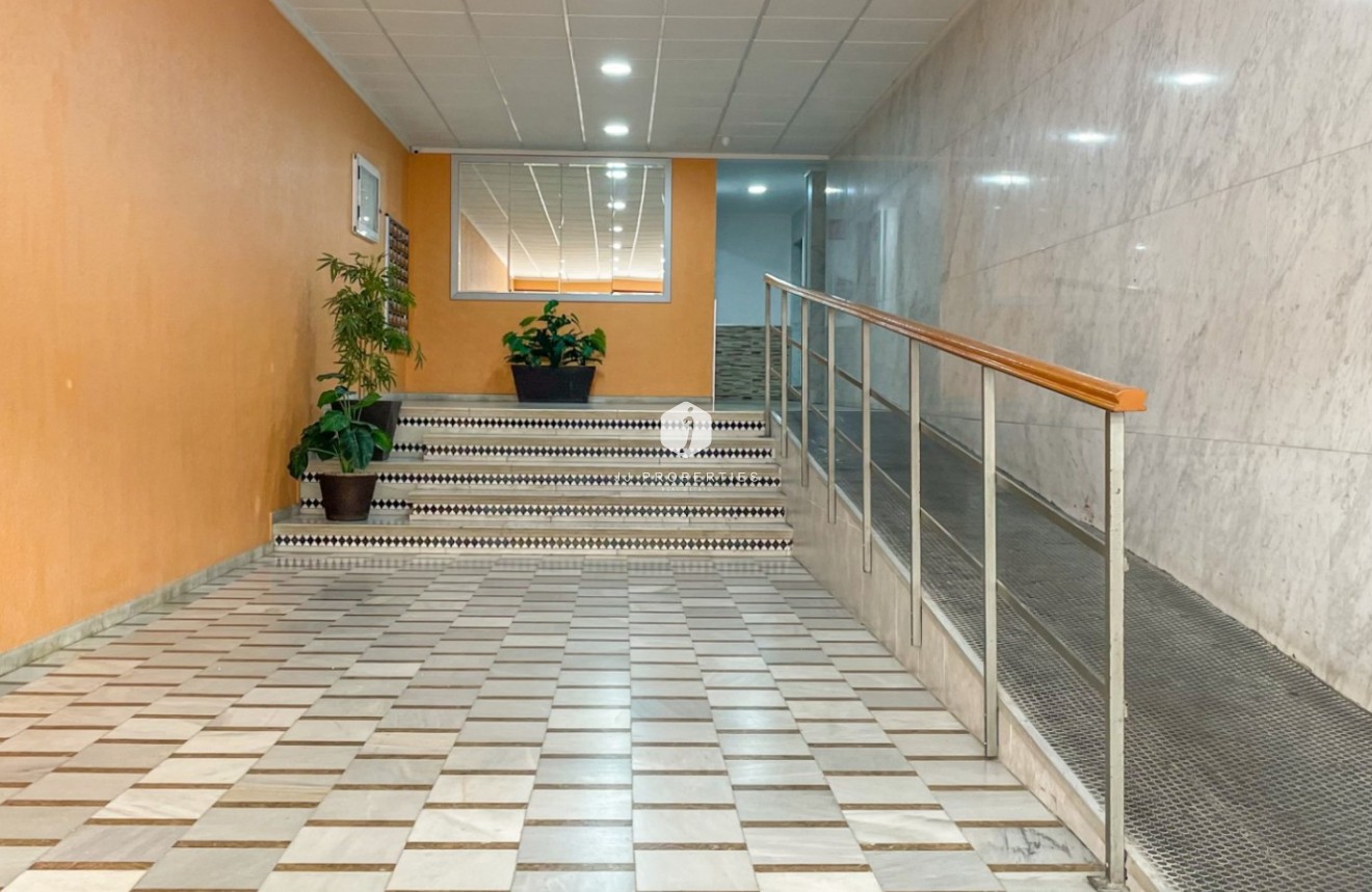 Tweedehands - Appartement / flat -
Torrevieja - Costa Blanca