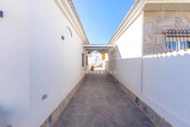 Resale - Villa -
Torrevieja - Costa Blanca