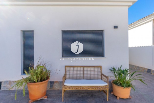 Resale - Villa -
Torrevieja - Costa Blanca