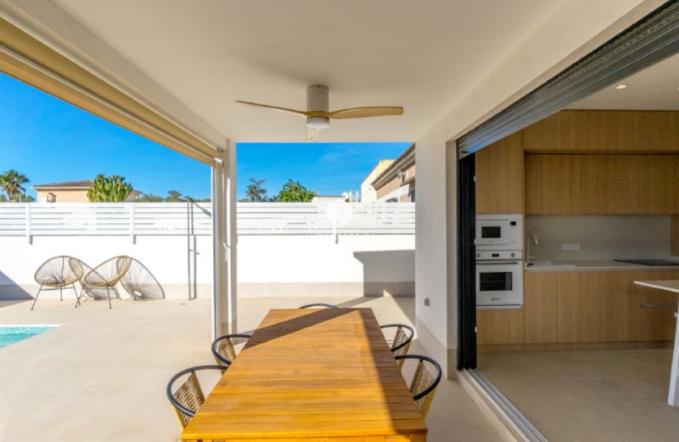 Resale - Villa -
Torrevieja - Costa Blanca
