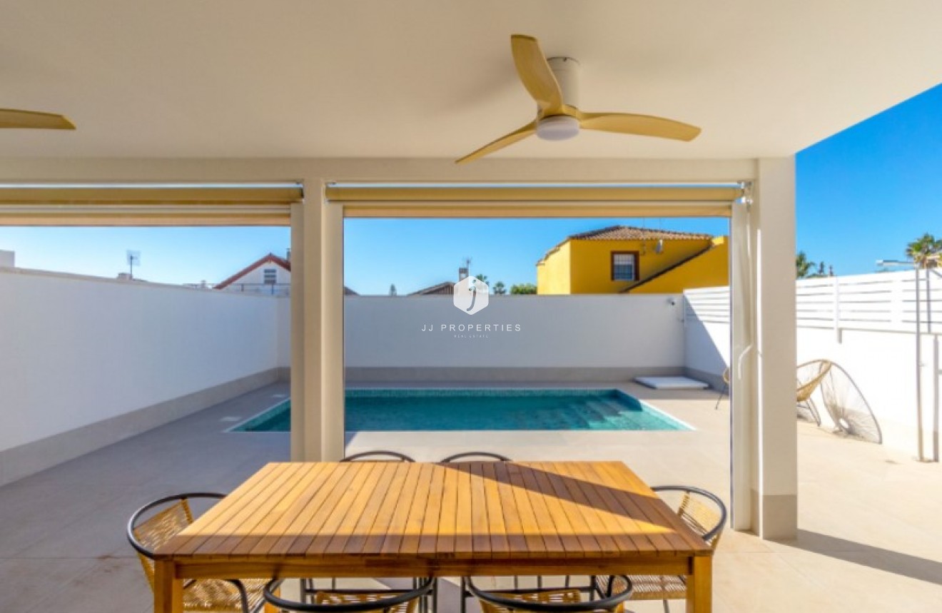 Resale - Villa -
Torrevieja - Costa Blanca