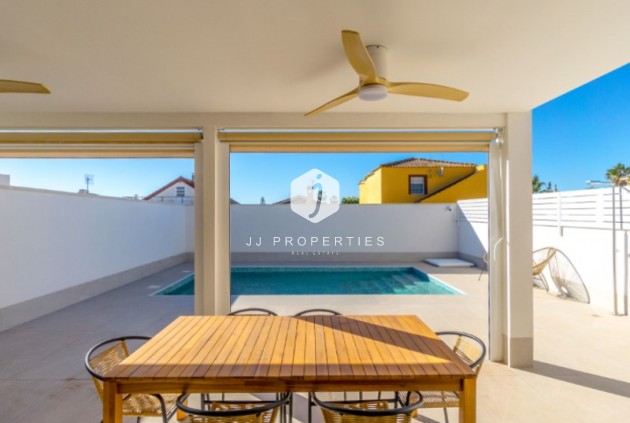 Resale - Villa -
Torrevieja - Costa Blanca