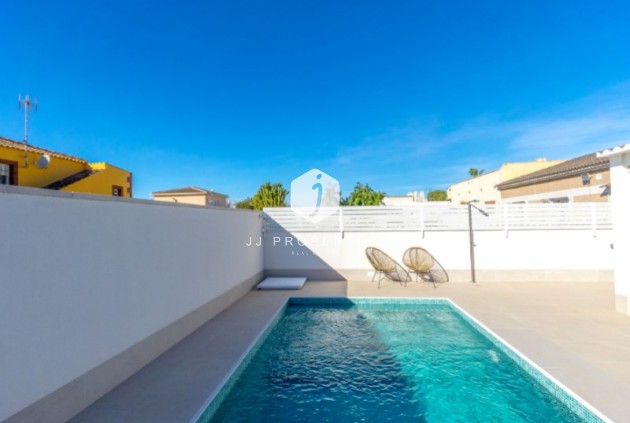 Resale - Villa -
Torrevieja - Costa Blanca